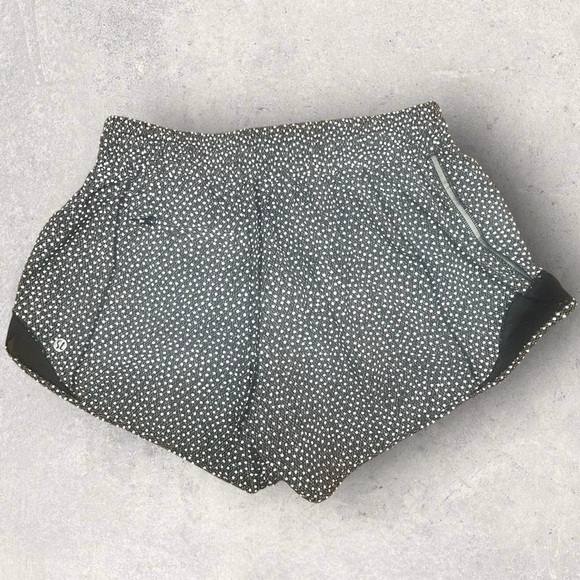 Lululemon Hotty Hot 4” Short Reflective
Frozen Fizz Reflective Silver Size 8 - Picture 6 of 9